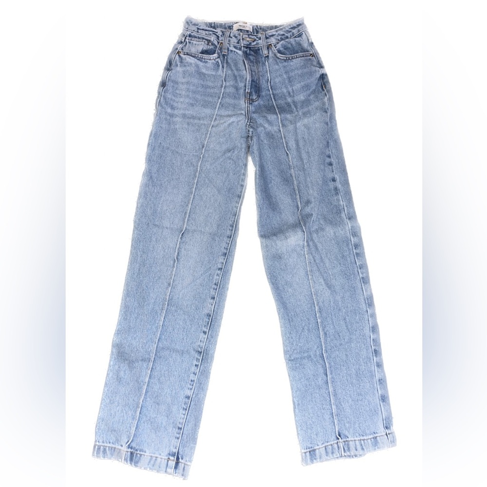 Light color mom jeans !!!